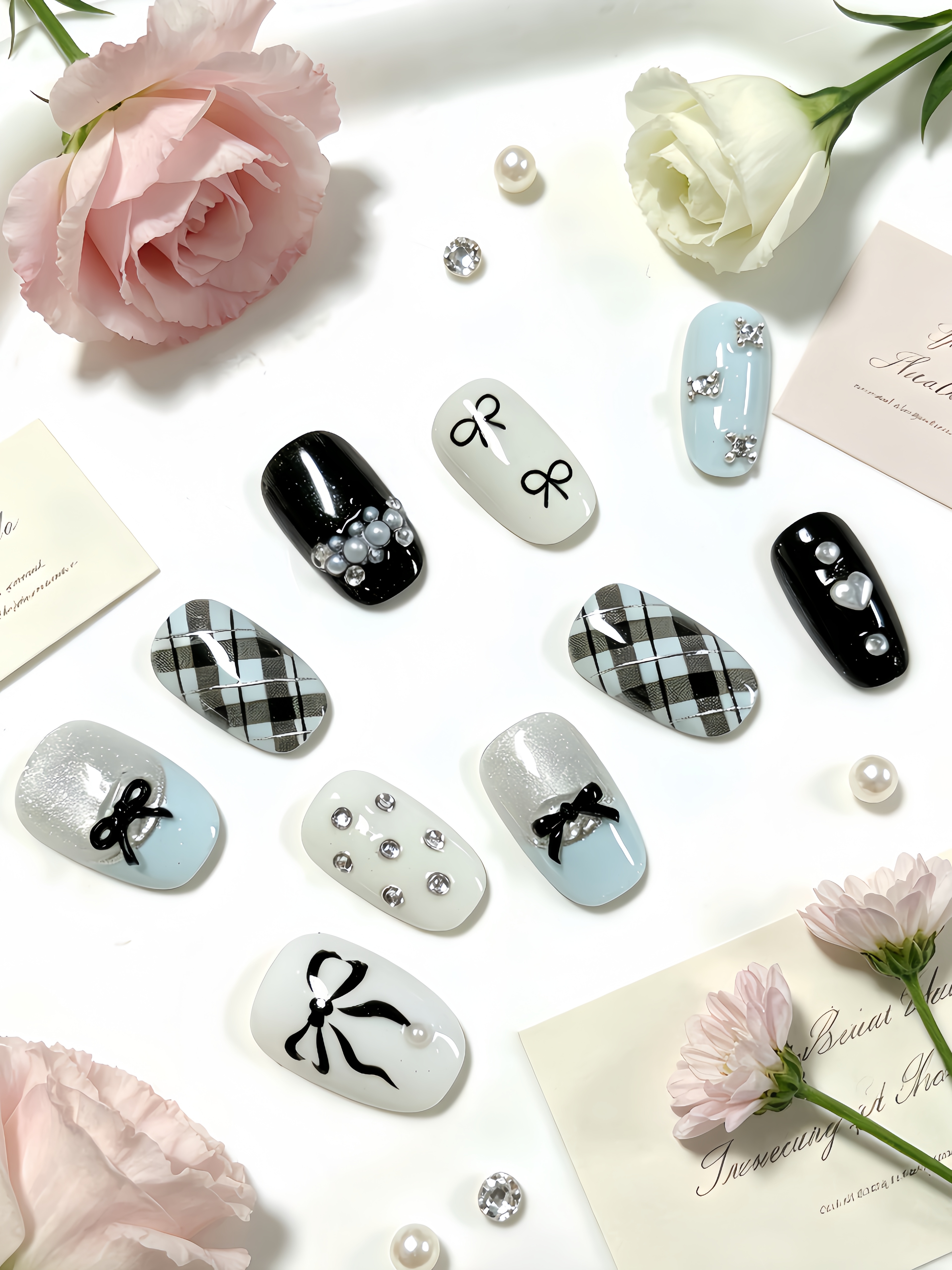 Nail Art Oval - 10 Short Oval-Shaped Press-On Nails, with