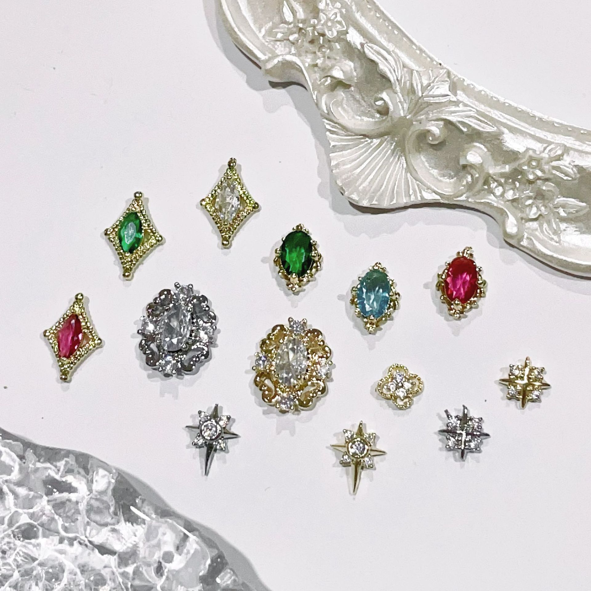 5Pcs Luxury Retro Zircon Nail  - Nail Art Xl recensione e prezzo