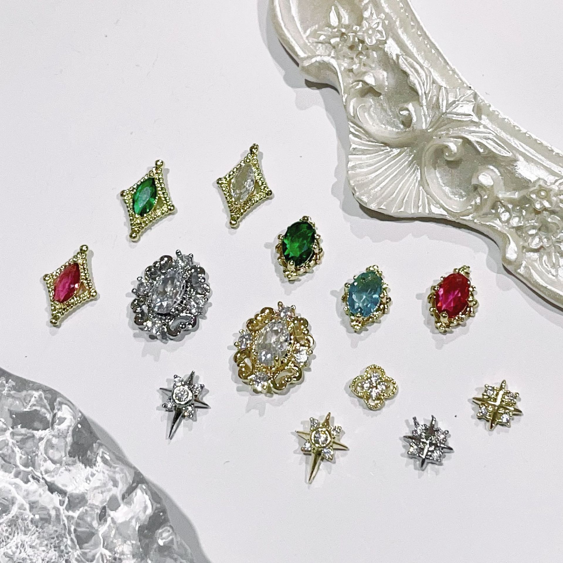 5Pcs Luxury Retro Zircon Nail  - Nail Art Xl recensione e prezzo