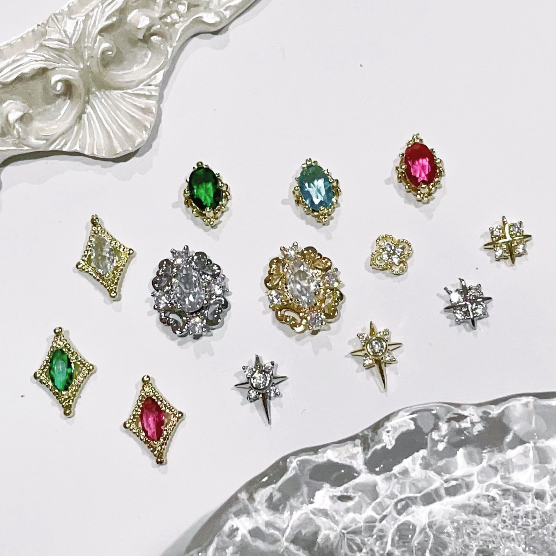 5Pcs Luxury Retro Zircon Nail  - Nail Art Xl recensione e prezzo