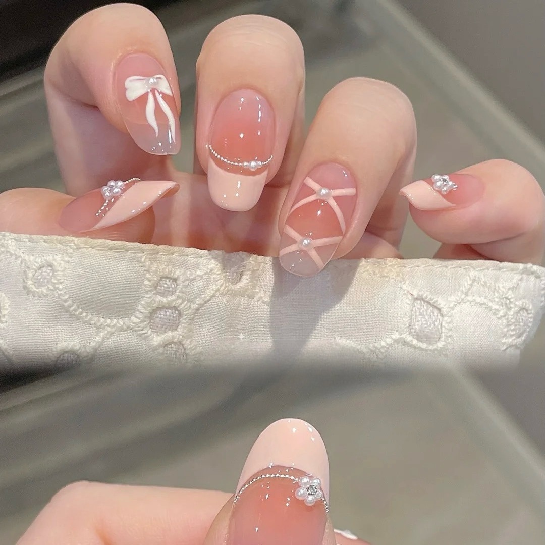 10Pcs White French Pink Heart  - Nail Art French recensione e prezzo