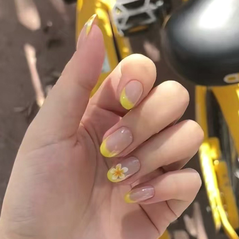 24Pcs Yellow Floral French Des - Nail Art Oval recensione e prezzo
