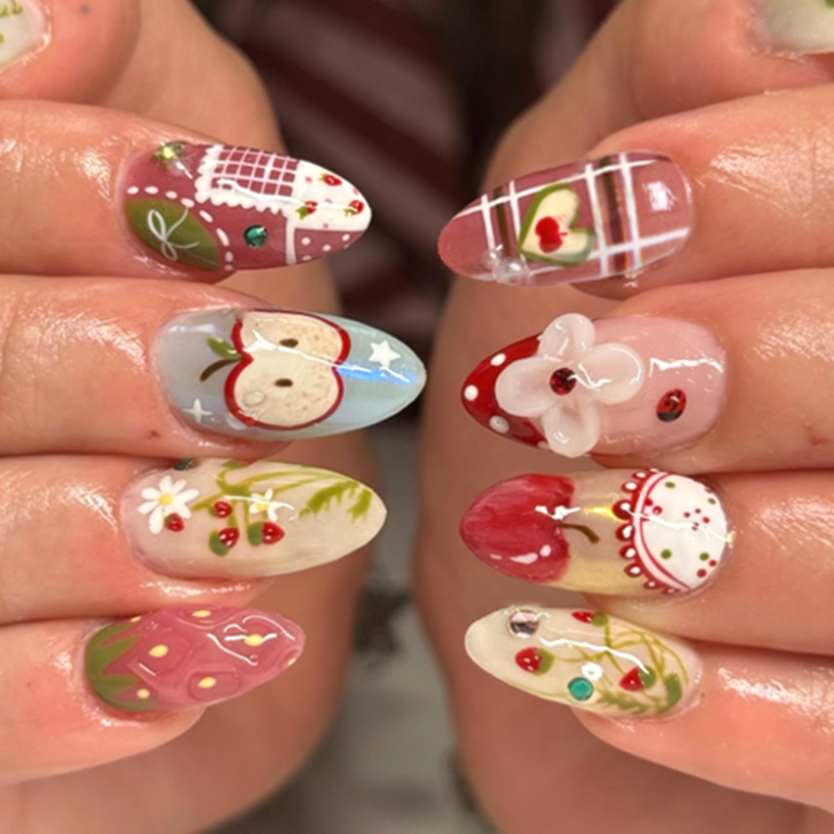 24pcs Flower Long Almond Press - Nail Art French Nails recensione e prezzo