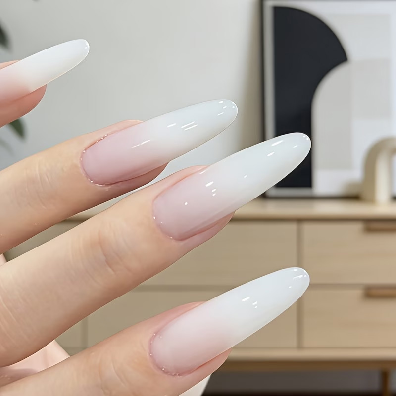 Milky White Nail Polish, Smoot - Peel Off Base Coat recensione e prezzo