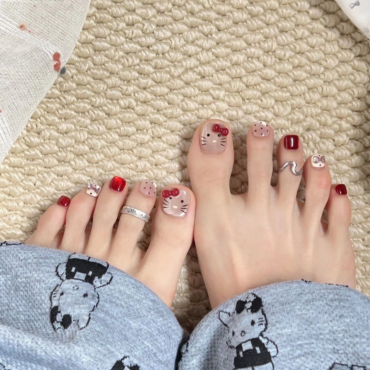 Hello Kitty Cat Cute Handmade  - Nail Art Red recensione e prezzo