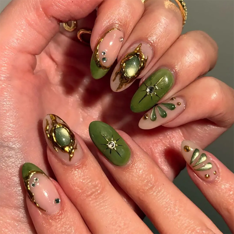 24pcs Green Cat Eye Fake Nails - Nail Art French recensione e prezzo