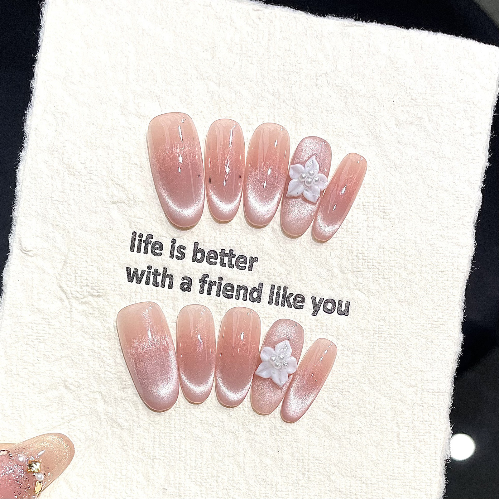Handmade Ice Through Cat Eyes  - Nail Art Oval recensione e prezzo