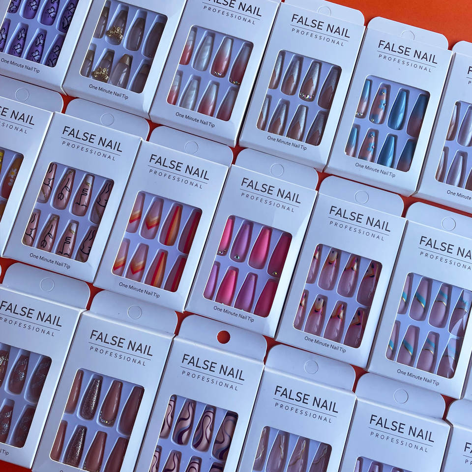 24Pcs Press on Fake Nails Shor - Nail Art Xl recensione e prezzo