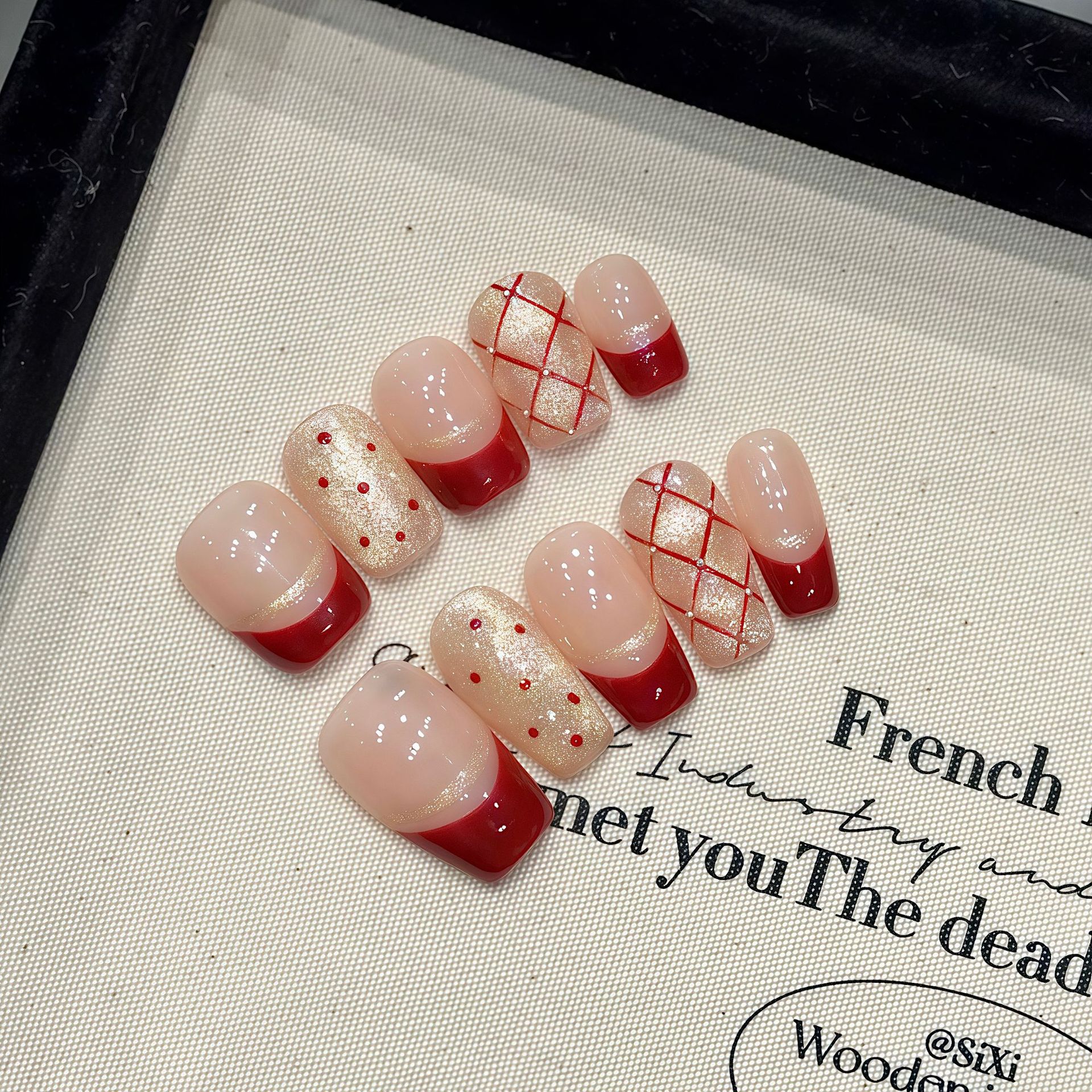 10pcs Pure Hand Pressed Coffin - Nail Art Red recensione e prezzo