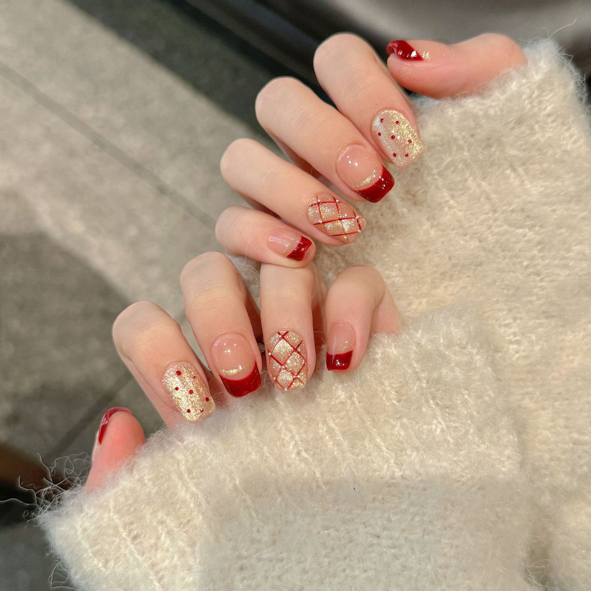 10pcs Pure Hand Pressed Coffin - Nail Art Red recensione e prezzo