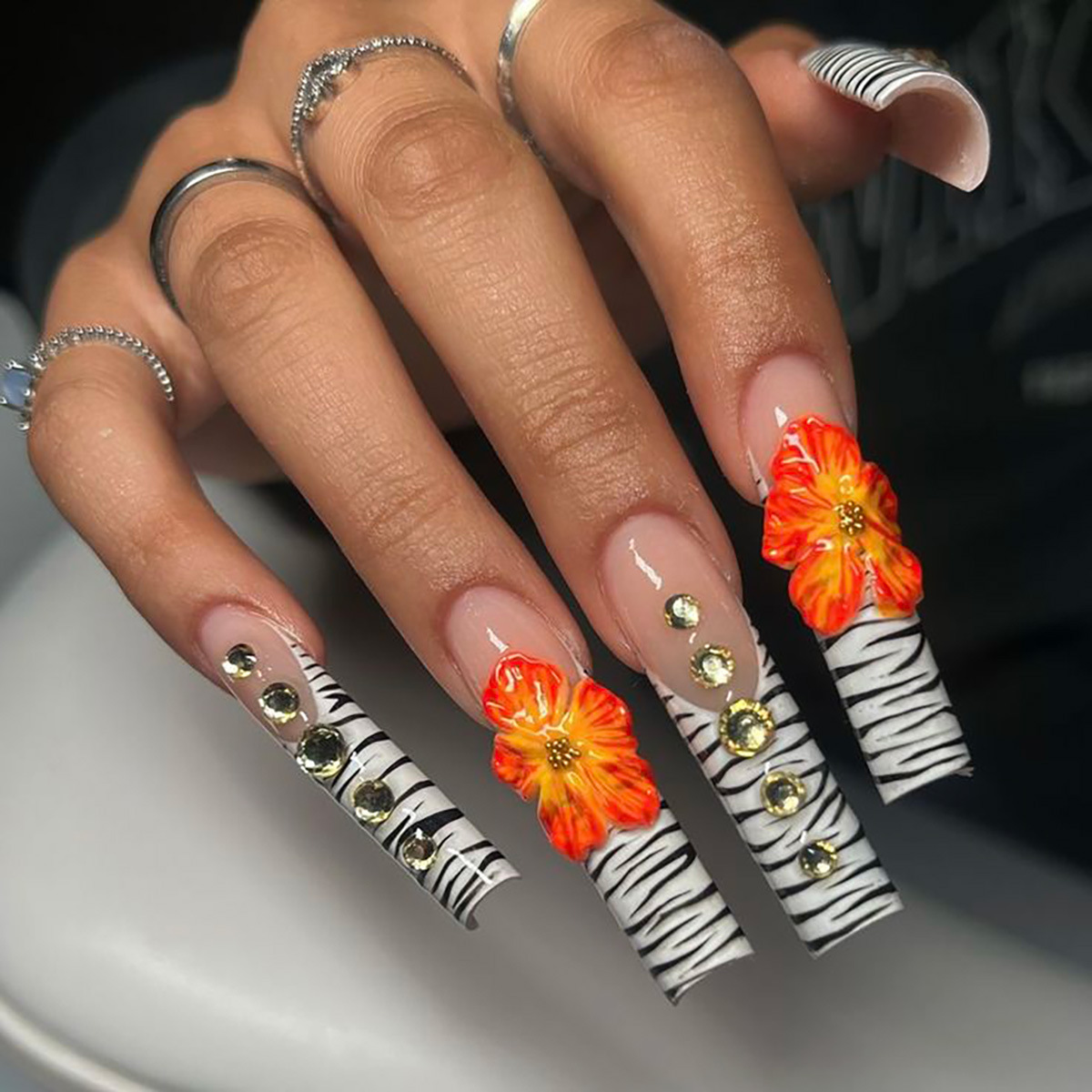 24pcs Flower Press on Nails Ar - Nail Art French recensione e prezzo